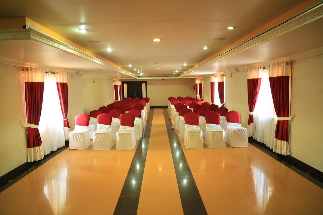 Capital O 46475 Gd International Redfort Otel Nilambūr Dış mekan fotoğraf