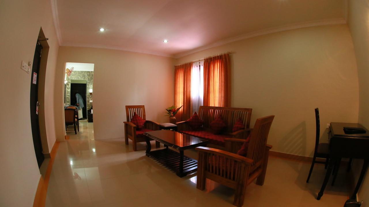 Capital O 46475 Gd International Redfort Otel Nilambūr Dış mekan fotoğraf