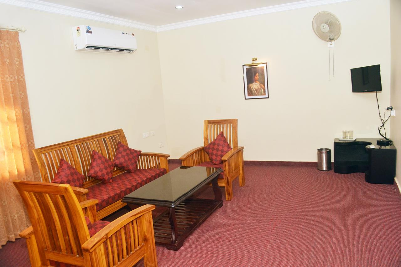 Capital O 46475 Gd International Redfort Otel Nilambūr Dış mekan fotoğraf